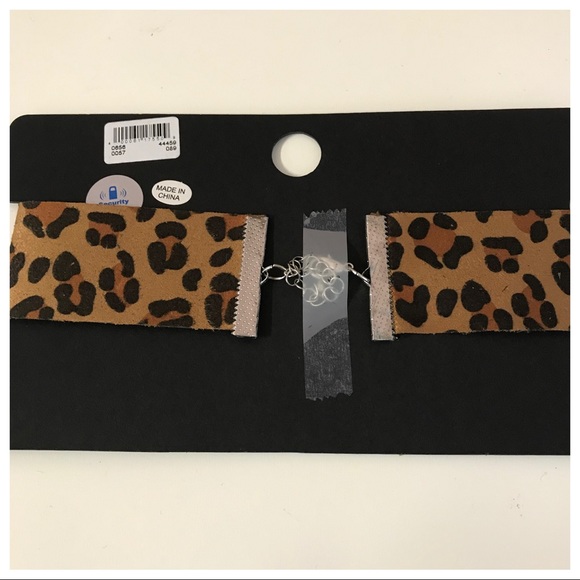 ‼️SOLD‼️PacSun LA Hearts Leopard Print Choker - Picture 4 of 4
